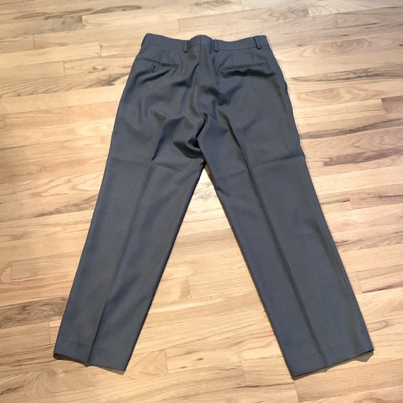 J Ferrar suit - Picture 9 of 9